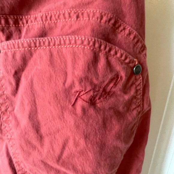Kuhl Born in the mountains pants in a red/orange/salmon color size 8 - Picture 11 of 13